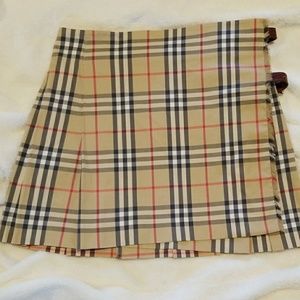 Burberry mini skirt